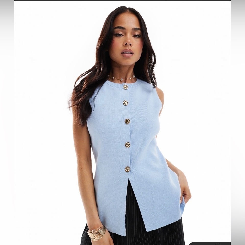 Chic Sky Blue Buttoned Blouse